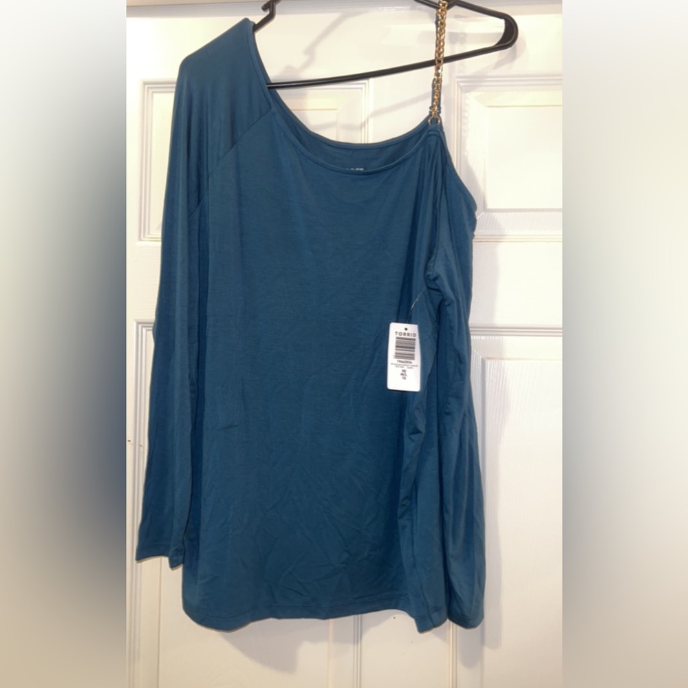 Torrid off shoulder chain top